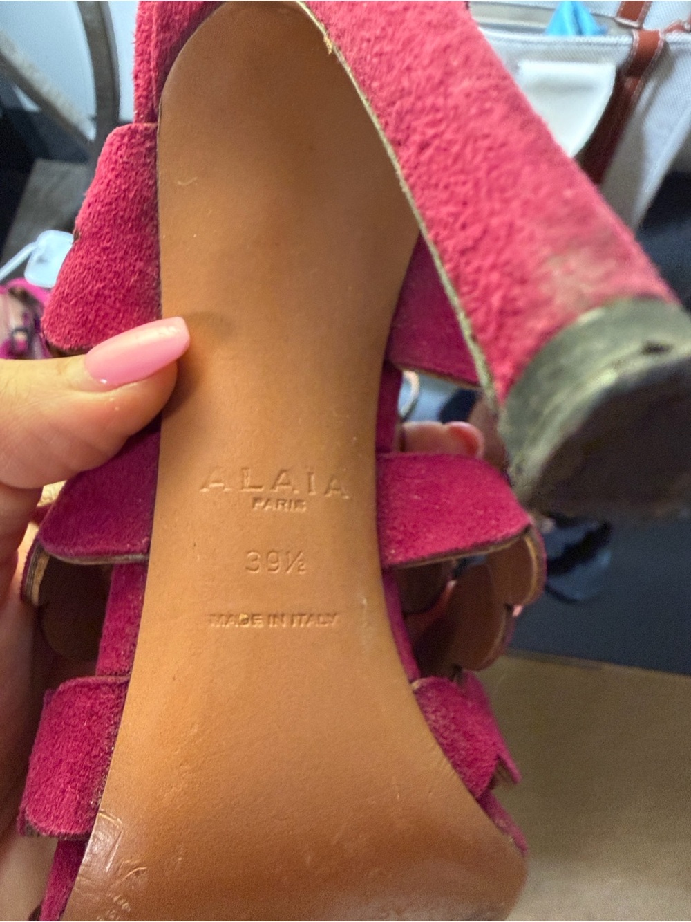 Alaia - Picture 3 of 4